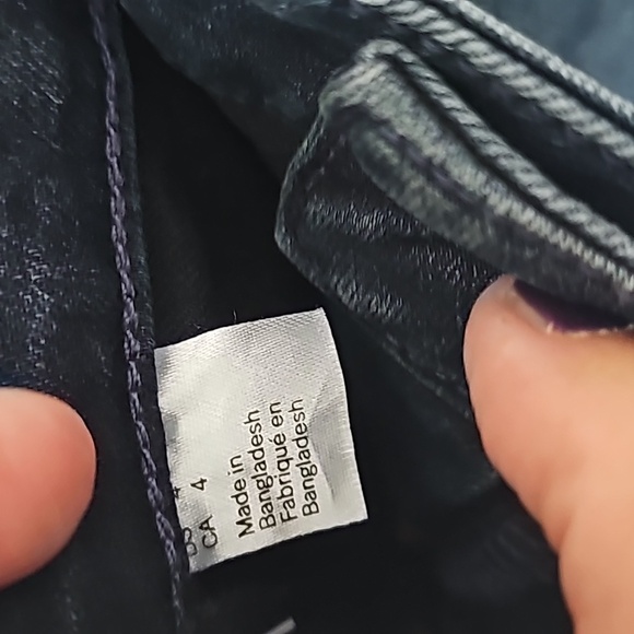 Ladies Divided high waist jean shorts size 4 NWT - Picture 2 of 4